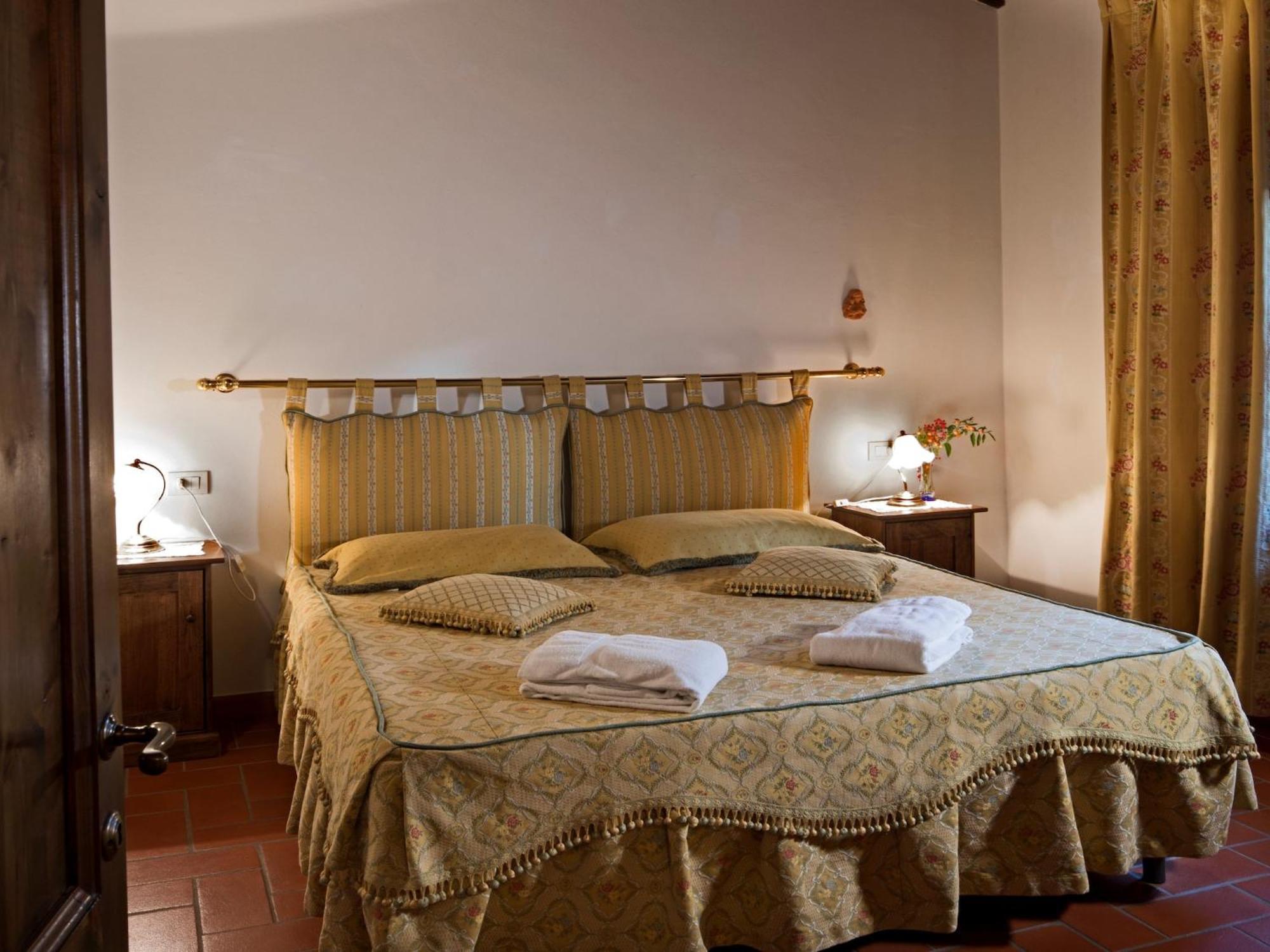 Pleasant Apartment With Swimming Pool Garden Bbq Parking Lucolena in Chianti Exteriör bild