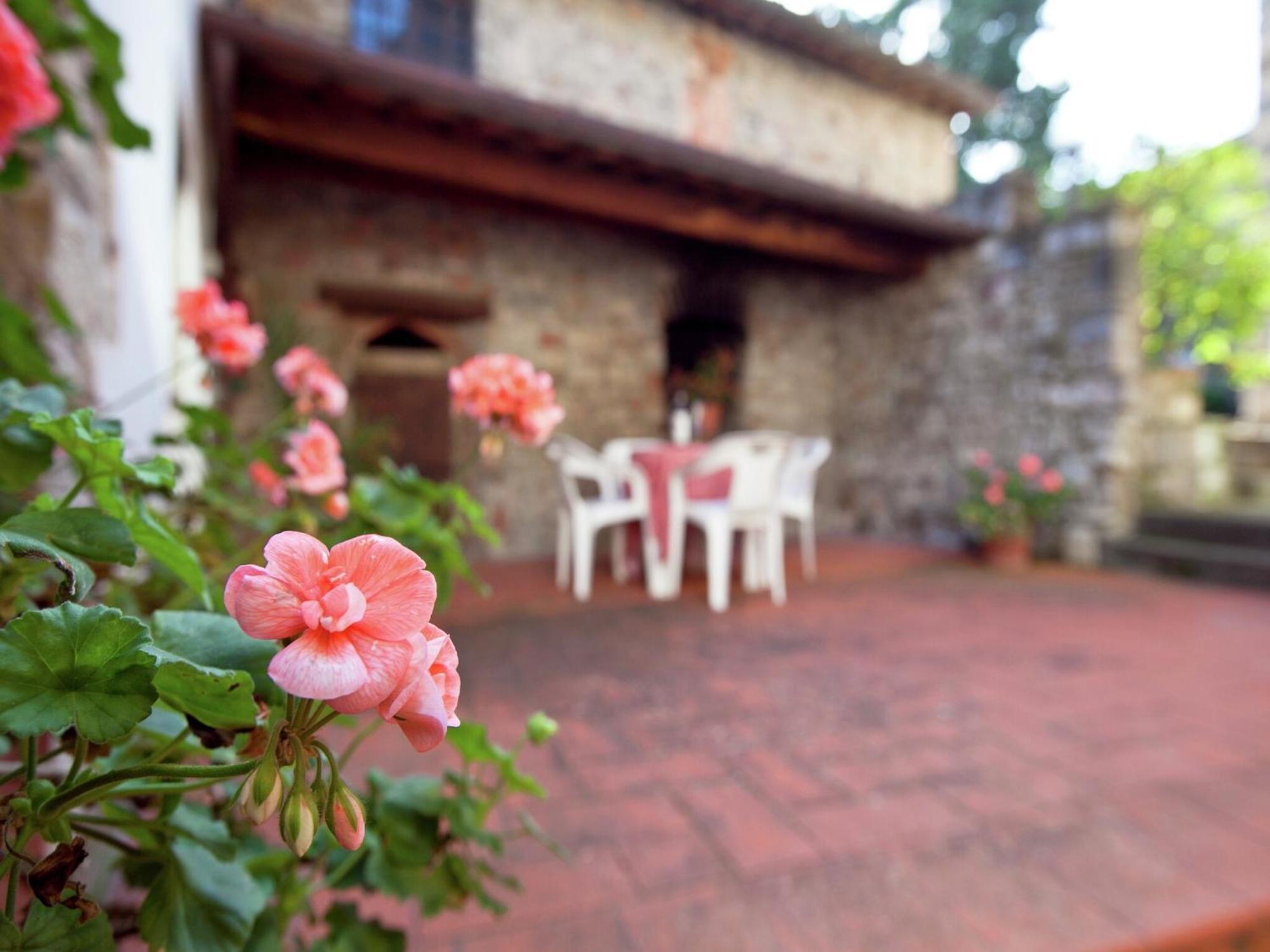 Pleasant Apartment With Swimming Pool Garden Bbq Parking Lucolena in Chianti Exteriör bild